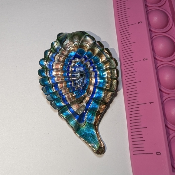 Textured Dichroic Glass Shell-Shaped Pendant Peacock Feather Necklace Charm - Picture 2 of 4